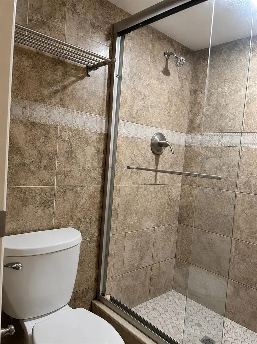 450 Commodore Drive #106 Plantation, FL 33325