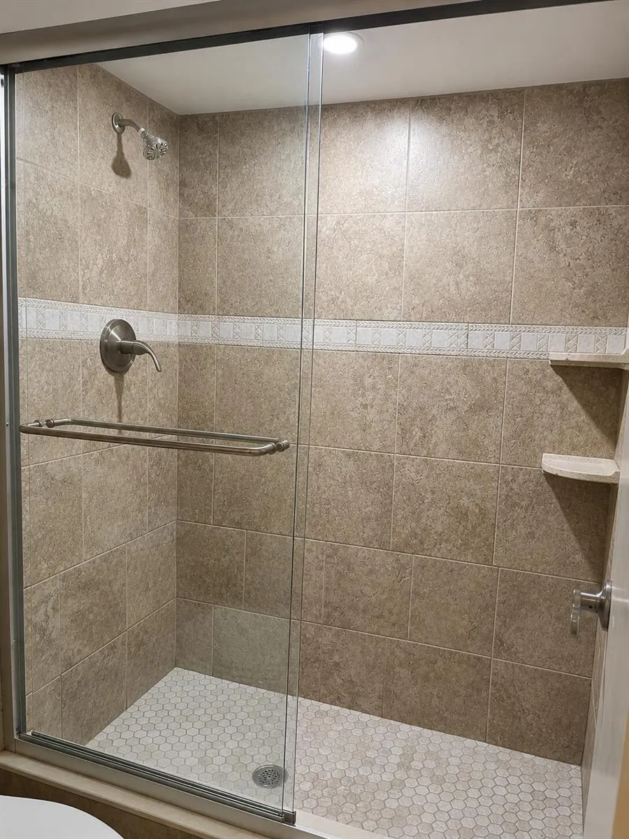 450 Commodore Drive #106 Plantation, FL 33325