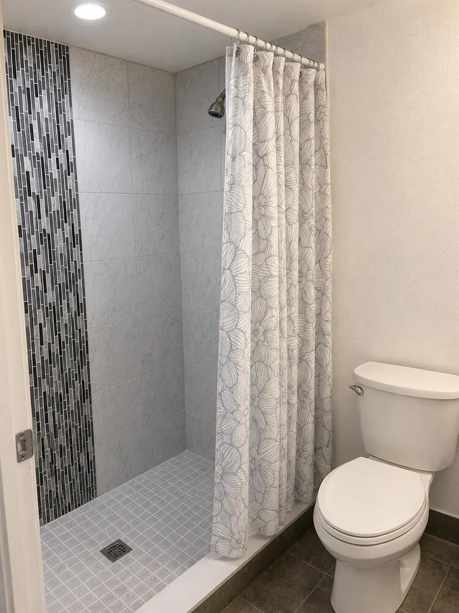 450 Commodore Drive #106 Plantation, FL 33325