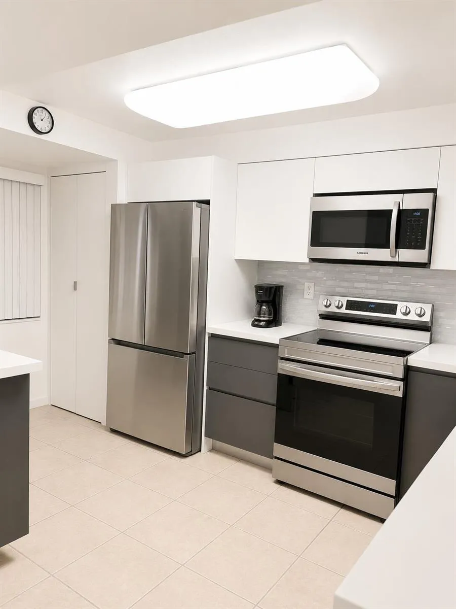 450 Commodore Drive #106 Plantation, FL 33325