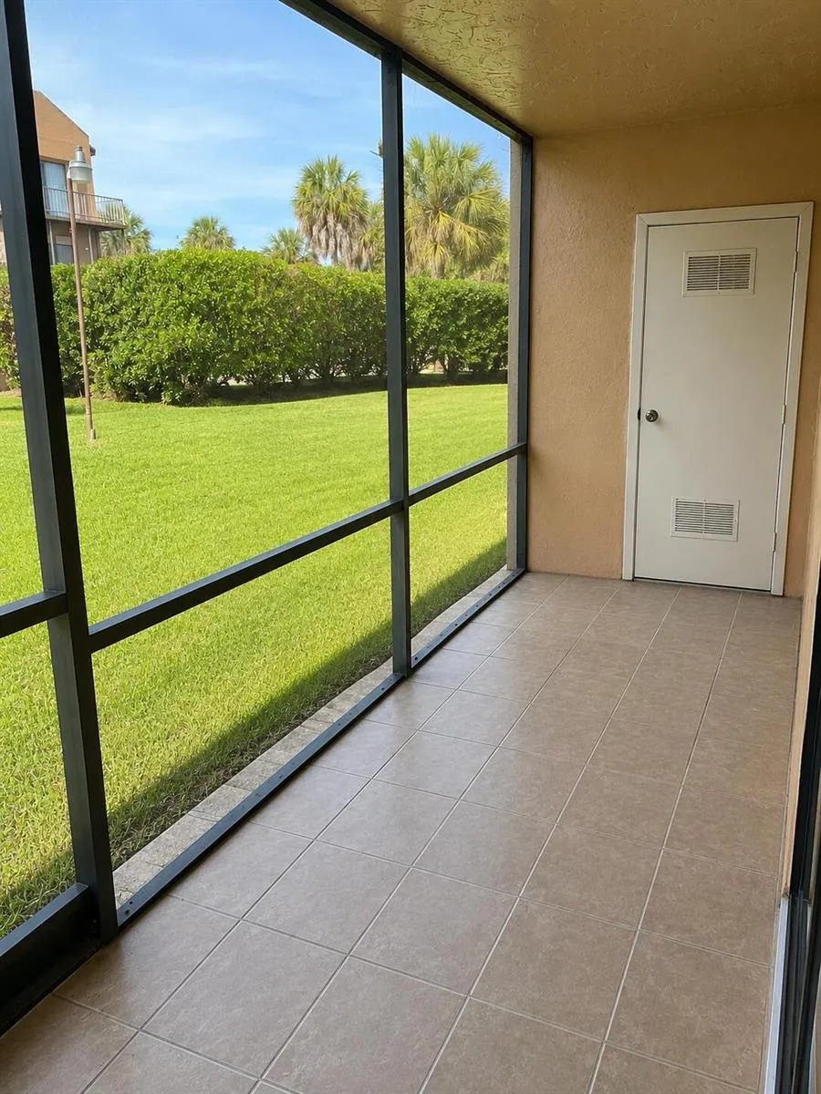 450 Commodore Drive #106 Plantation, FL 33325