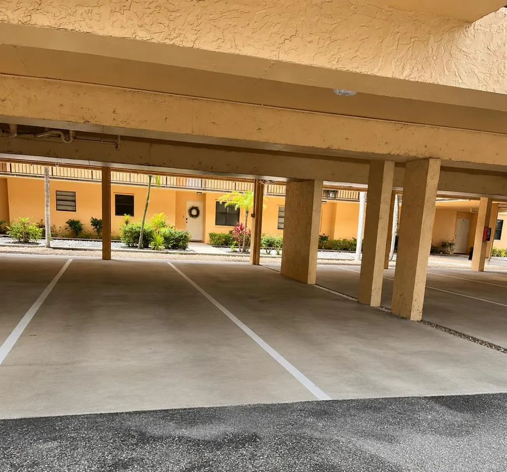 450 Commodore Drive #106 Plantation, FL 33325