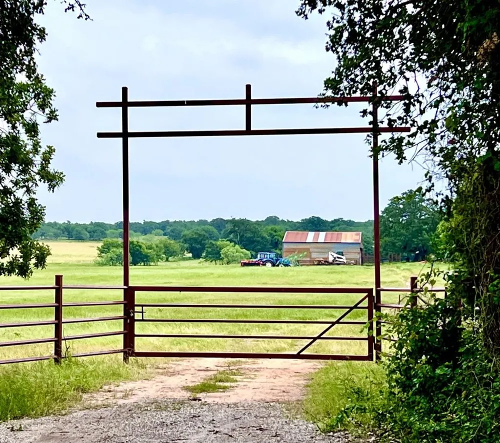 1179 County Road 1990 Chico, TX 76431
