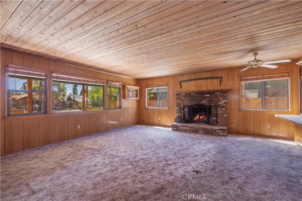 1029 Sierra Big Bear City, CA 92314