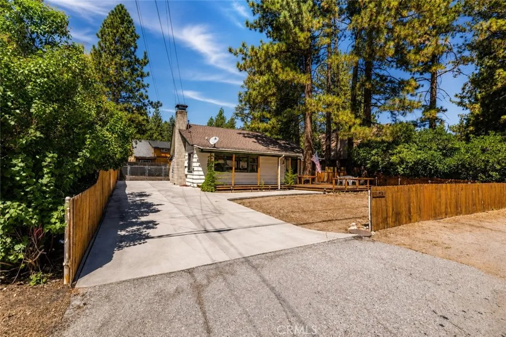 1029 Sierra Big Bear City, CA 92314