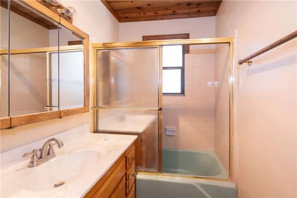 1029 Sierra Big Bear City, CA 92314