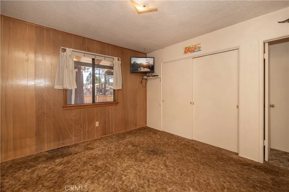 1029 Sierra Big Bear City, CA 92314