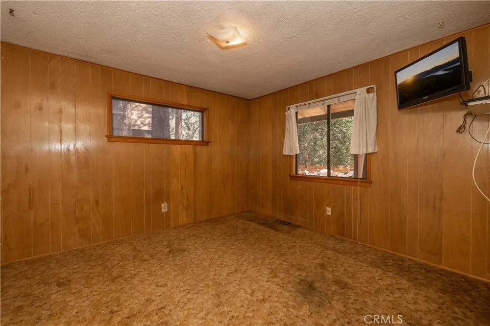 1029 Sierra Big Bear City, CA 92314