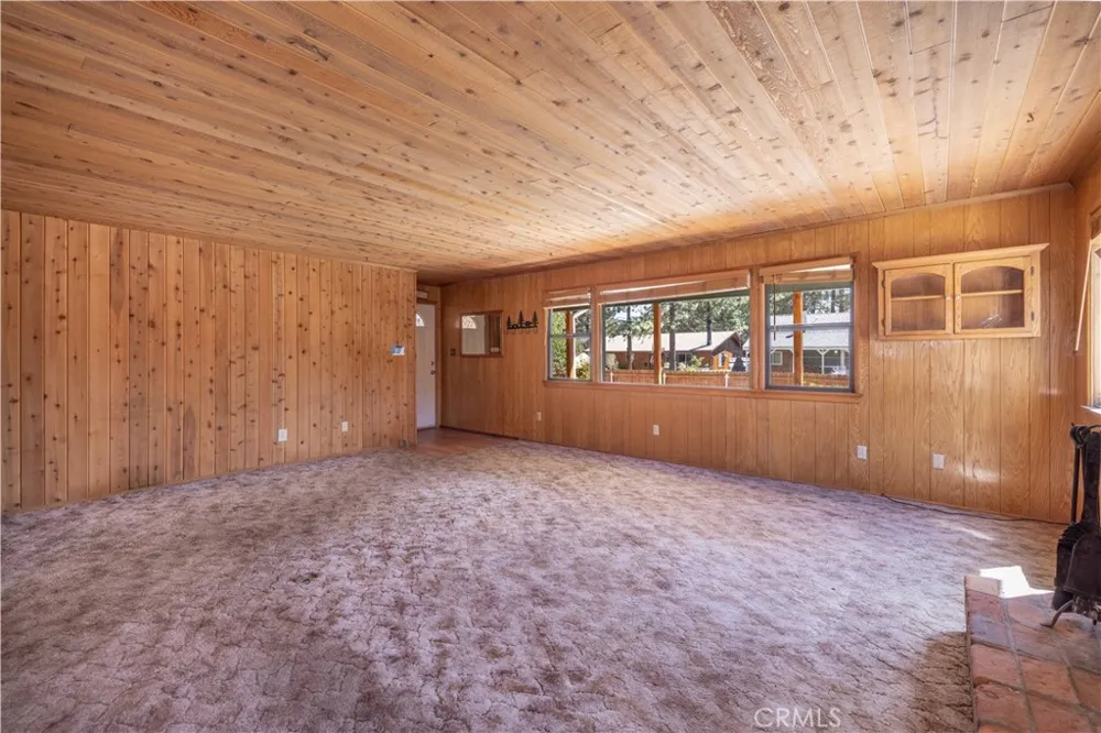 1029 Sierra Big Bear City, CA 92314