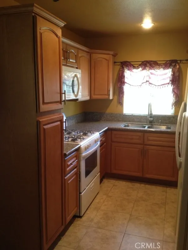 4956 Corral Banning, CA 92220