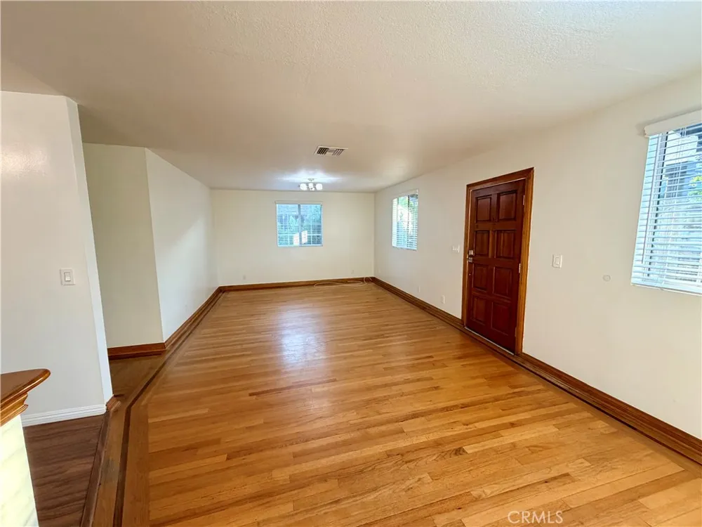 5622 Aldama Street Highland Park, CA 90042