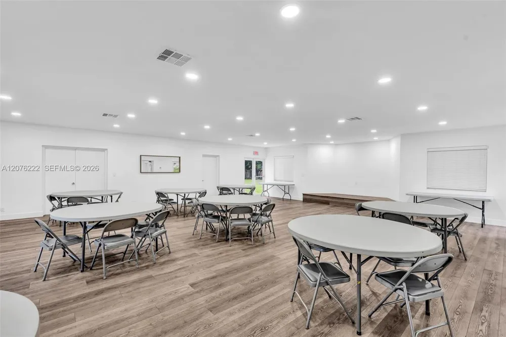 101 El Dorado Pkwy Plantation, FL 33317