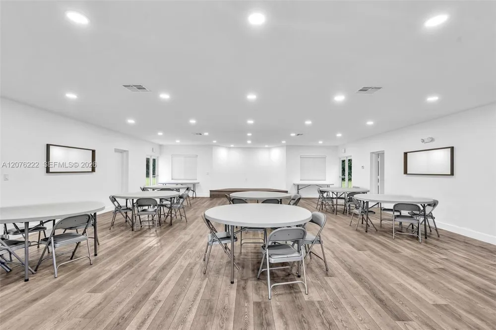 101 El Dorado Pkwy Plantation, FL 33317
