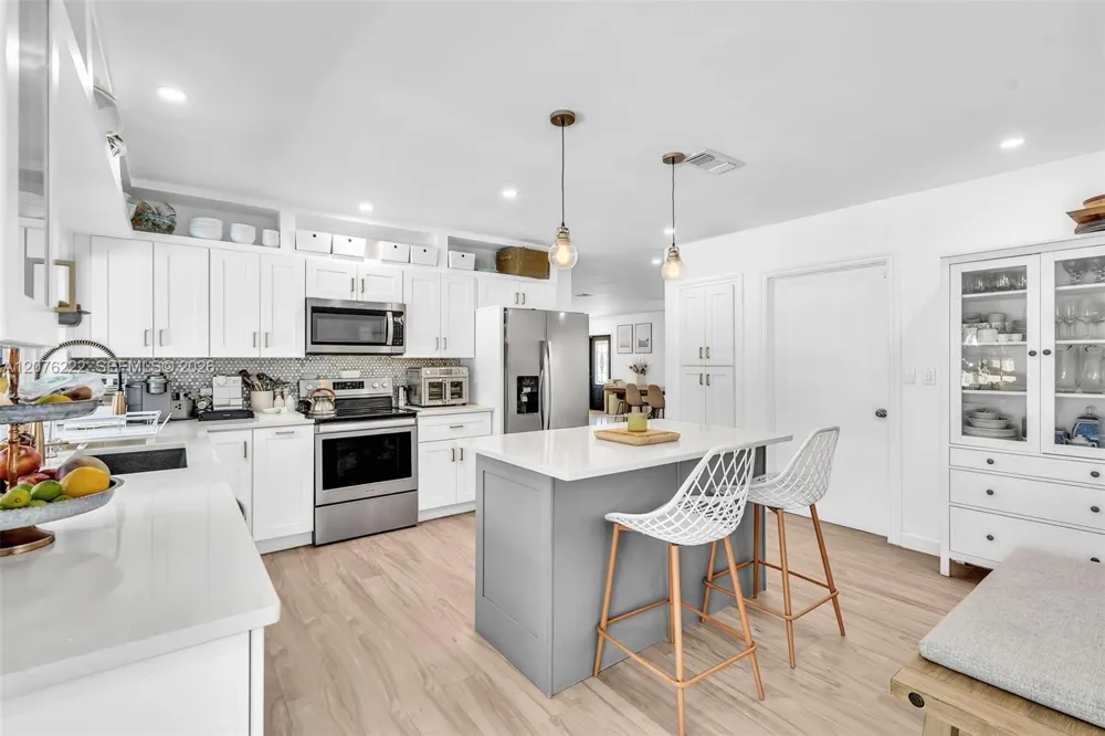 101 El Dorado Pkwy Plantation, FL 33317
