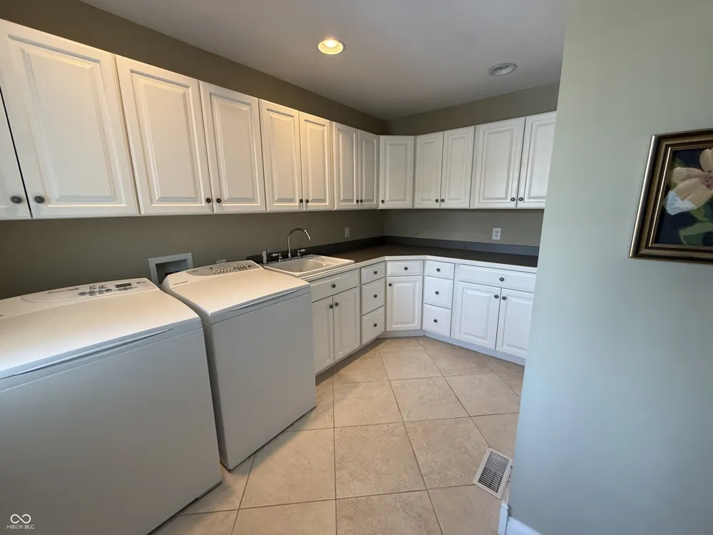 3799 Foxcliff Drive E Martinsville, IN 46151