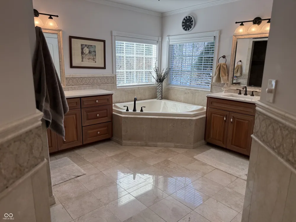3799 Foxcliff Drive E Martinsville, IN 46151