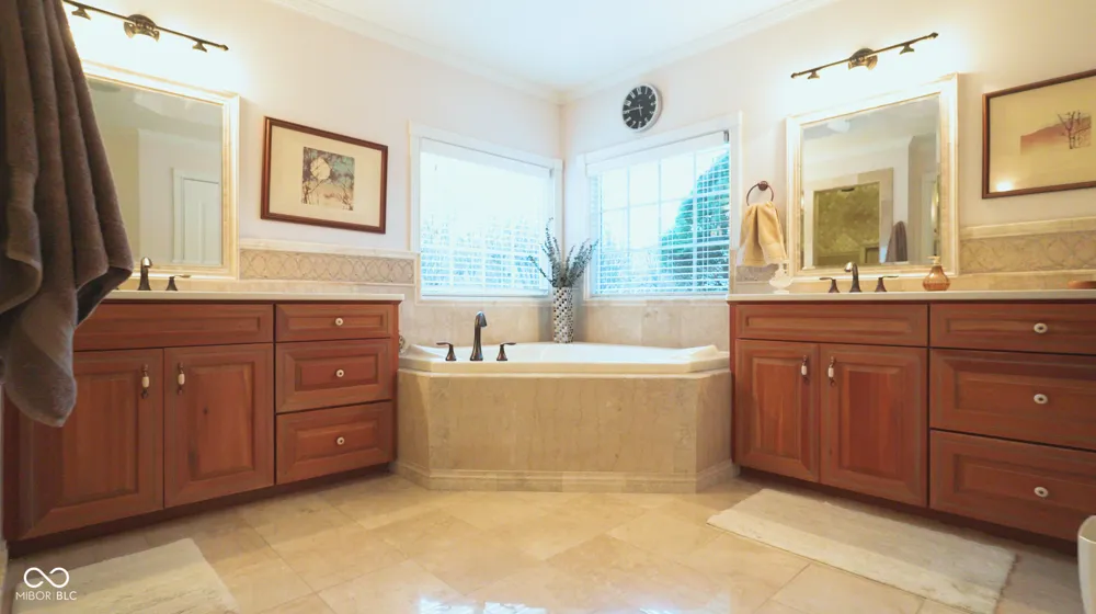 3799 Foxcliff Drive E Martinsville, IN 46151