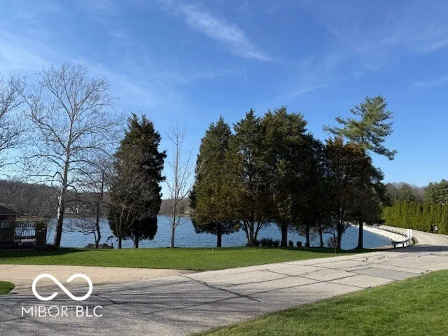 3799 Foxcliff Drive E Martinsville, IN 46151