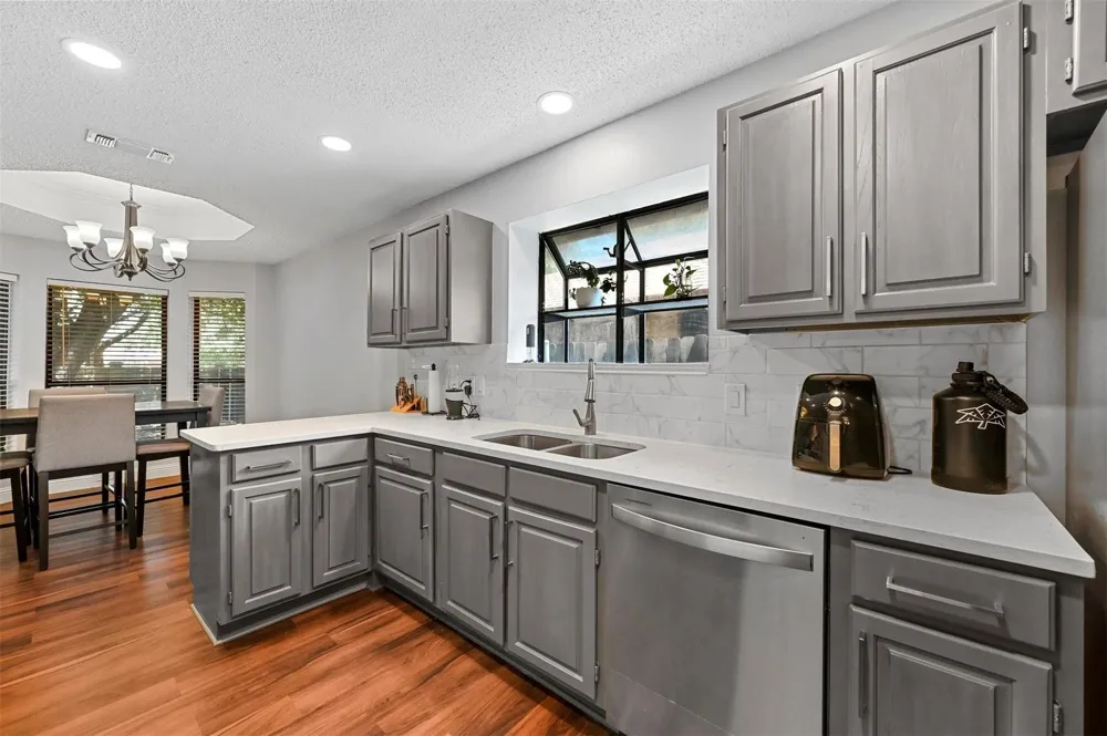 2530 Seven Hills Drive Grand Prairie, TX 75052