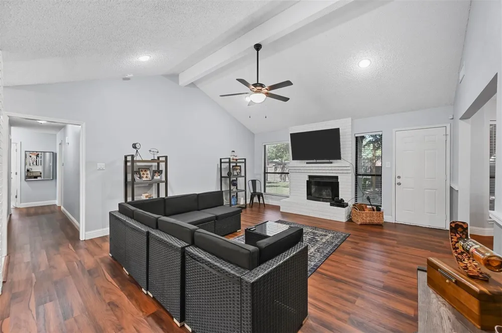 2530 Seven Hills Drive Grand Prairie, TX 75052