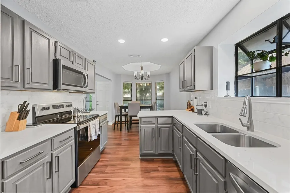 2530 Seven Hills Drive Grand Prairie, TX 75052