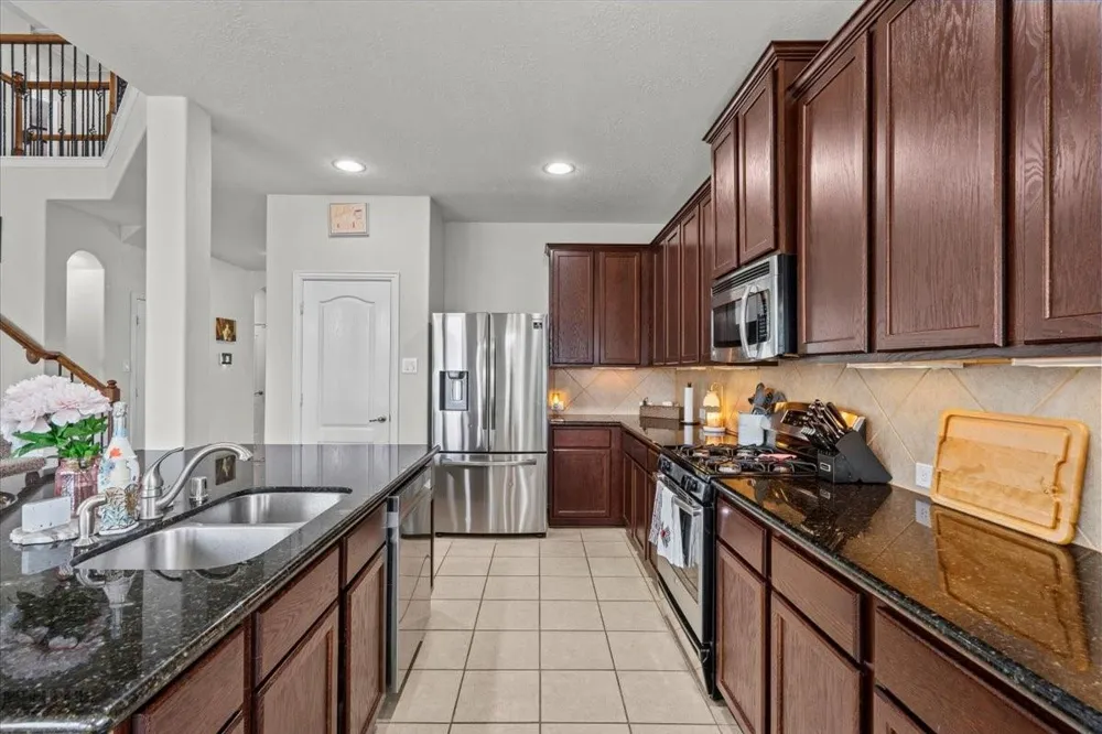 2871 Ginger Cove Lane Dickinson, TX 77539