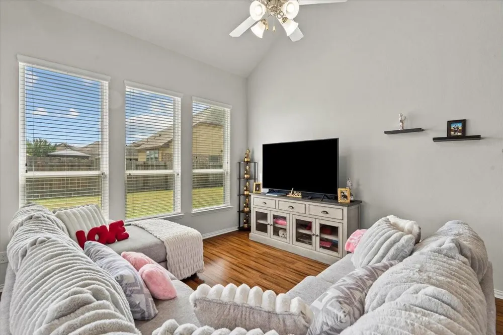 2871 Ginger Cove Lane Dickinson, TX 77539