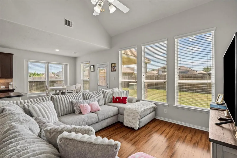 2871 Ginger Cove Lane Dickinson, TX 77539