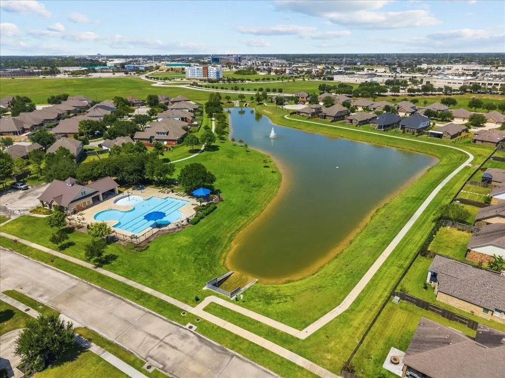 2871 Ginger Cove Lane Dickinson, TX 77539