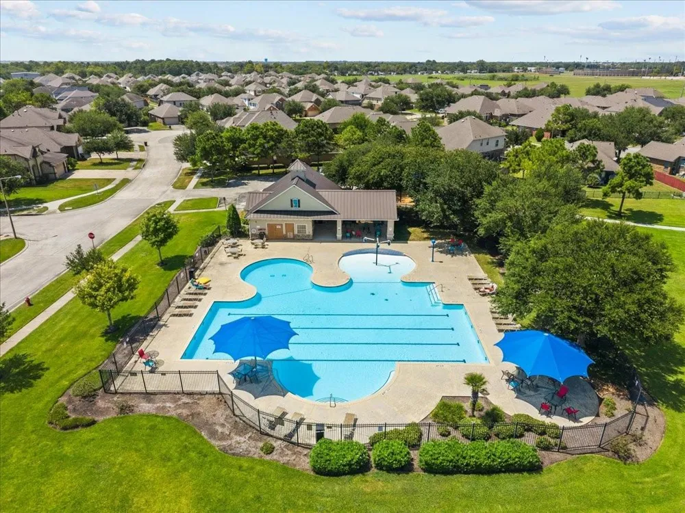 2871 Ginger Cove Lane Dickinson, TX 77539