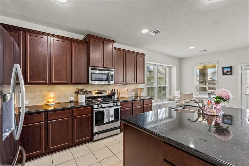 2871 Ginger Cove Lane Dickinson, TX 77539