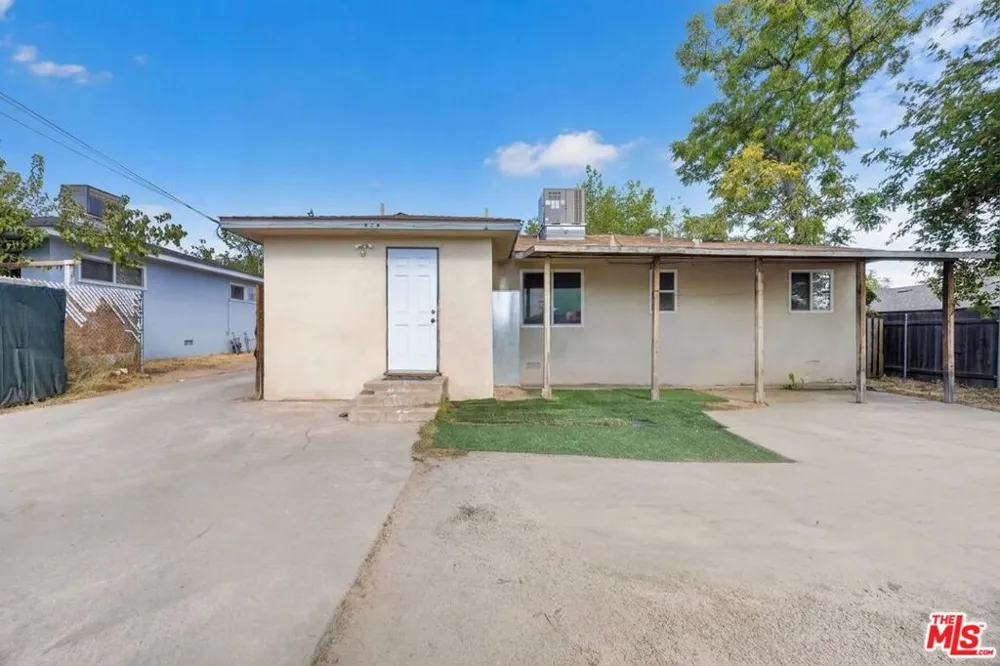 807 Shalimar Drive Bakersfield, CA 93306