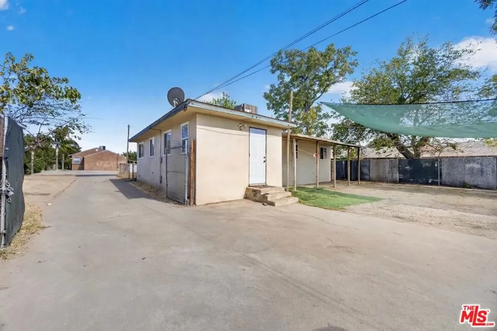 807 Shalimar Drive Bakersfield, CA 93306