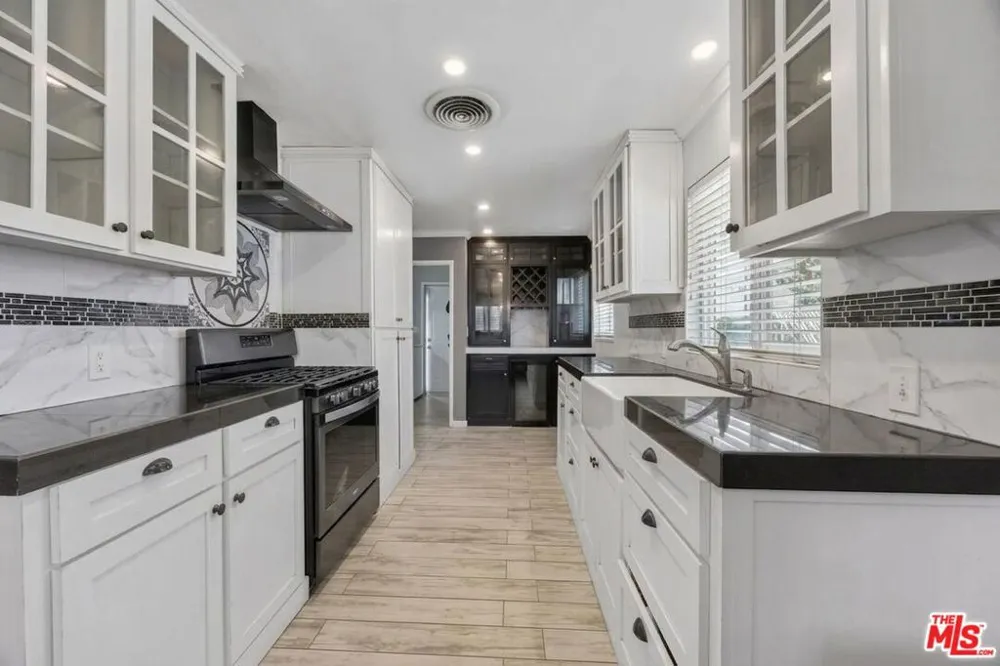 807 Shalimar Drive Bakersfield, CA 93306