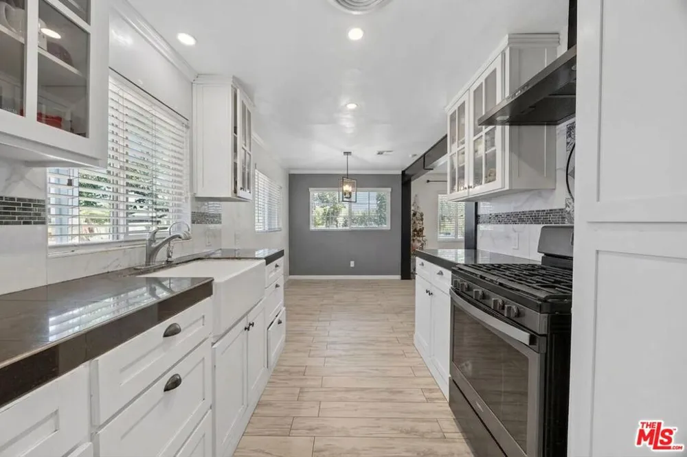 807 Shalimar Drive Bakersfield, CA 93306