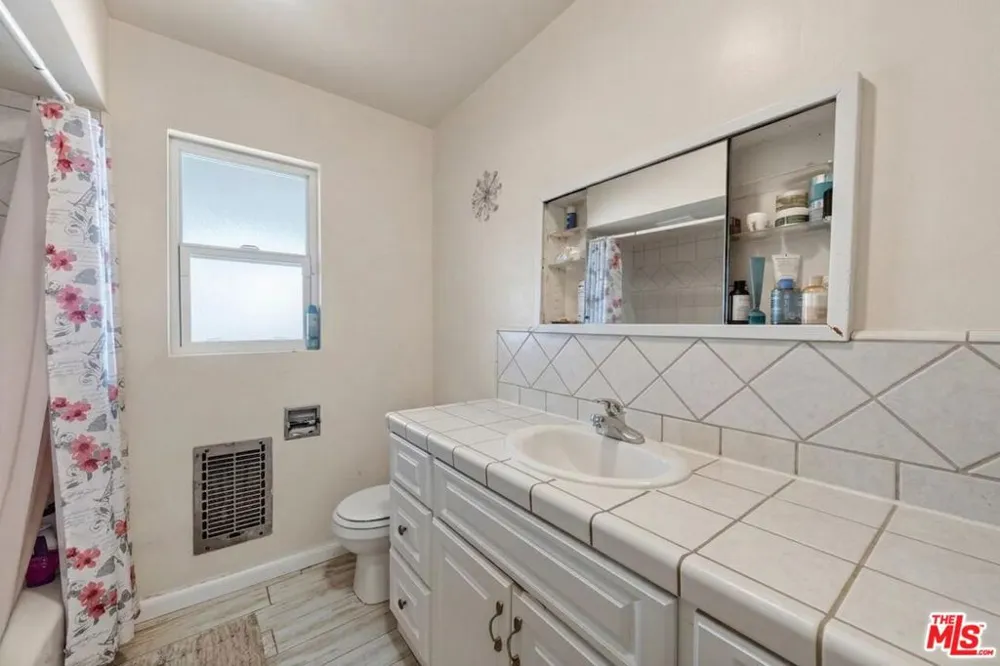 807 Shalimar Drive Bakersfield, CA 93306