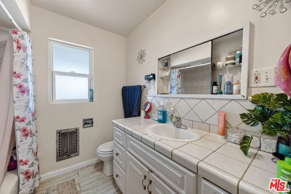 807 Shalimar Drive Bakersfield, CA 93306