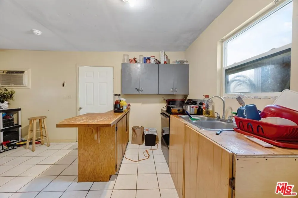 807 Shalimar Drive Bakersfield, CA 93306