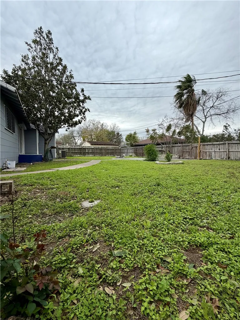 1315 Brentwood Drive Corpus Christi, TX 78415