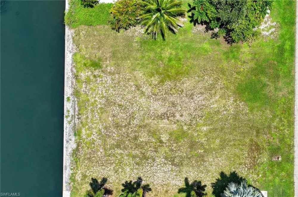 1674 Briarwood Court Marco Island, FL 34145