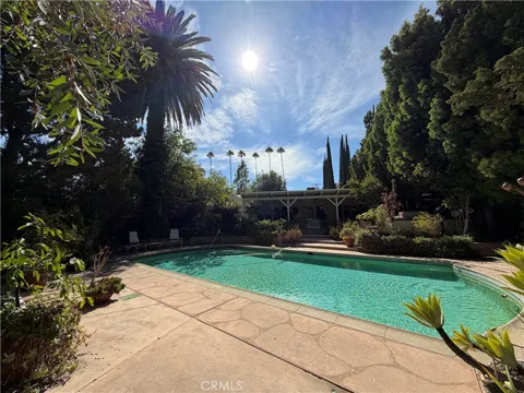 5412 Encino Ave.