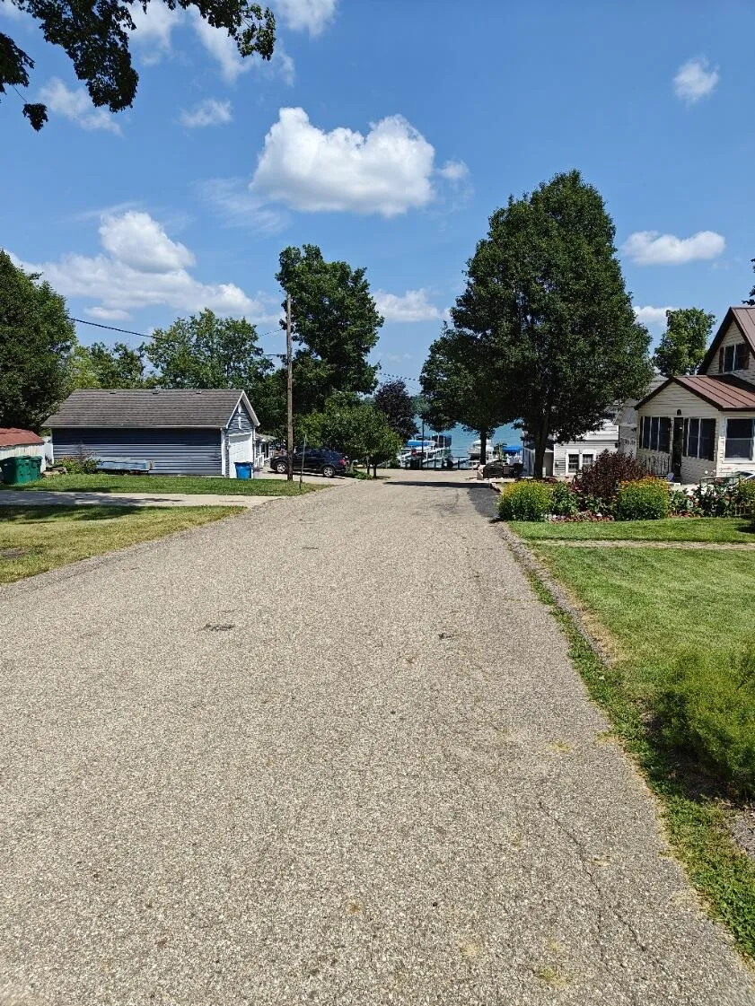 22301 Forest Avenue Cassopolis, MI 49031