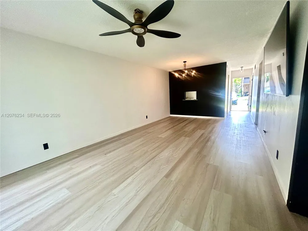 201 Berkley Rd #102 Hollywood, FL 33024