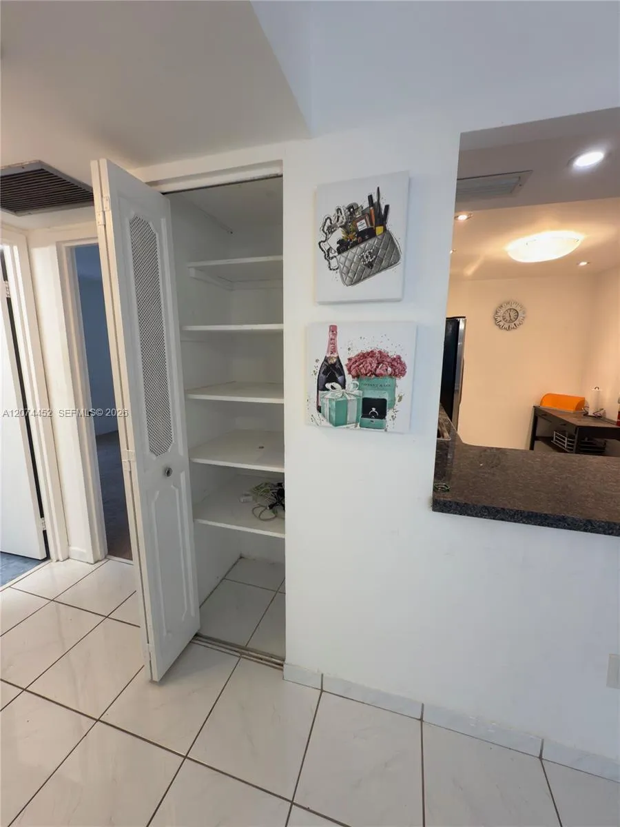 3675 Country Club Dr #109 Aventura, FL 33180