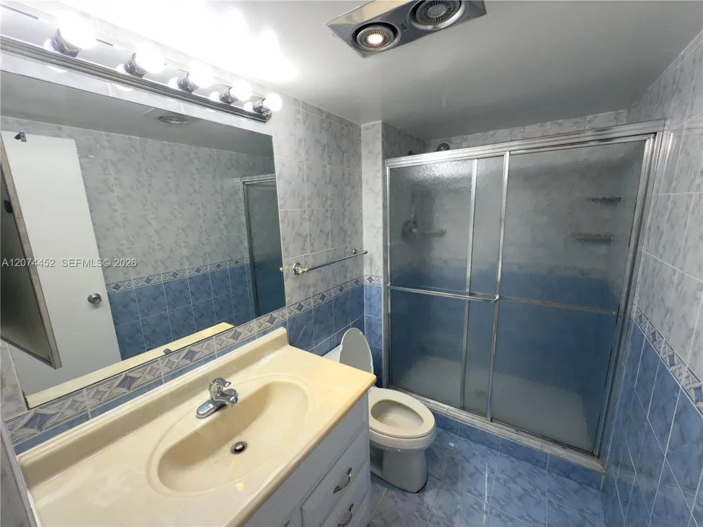 3675 Country Club Dr #109 Aventura, FL 33180