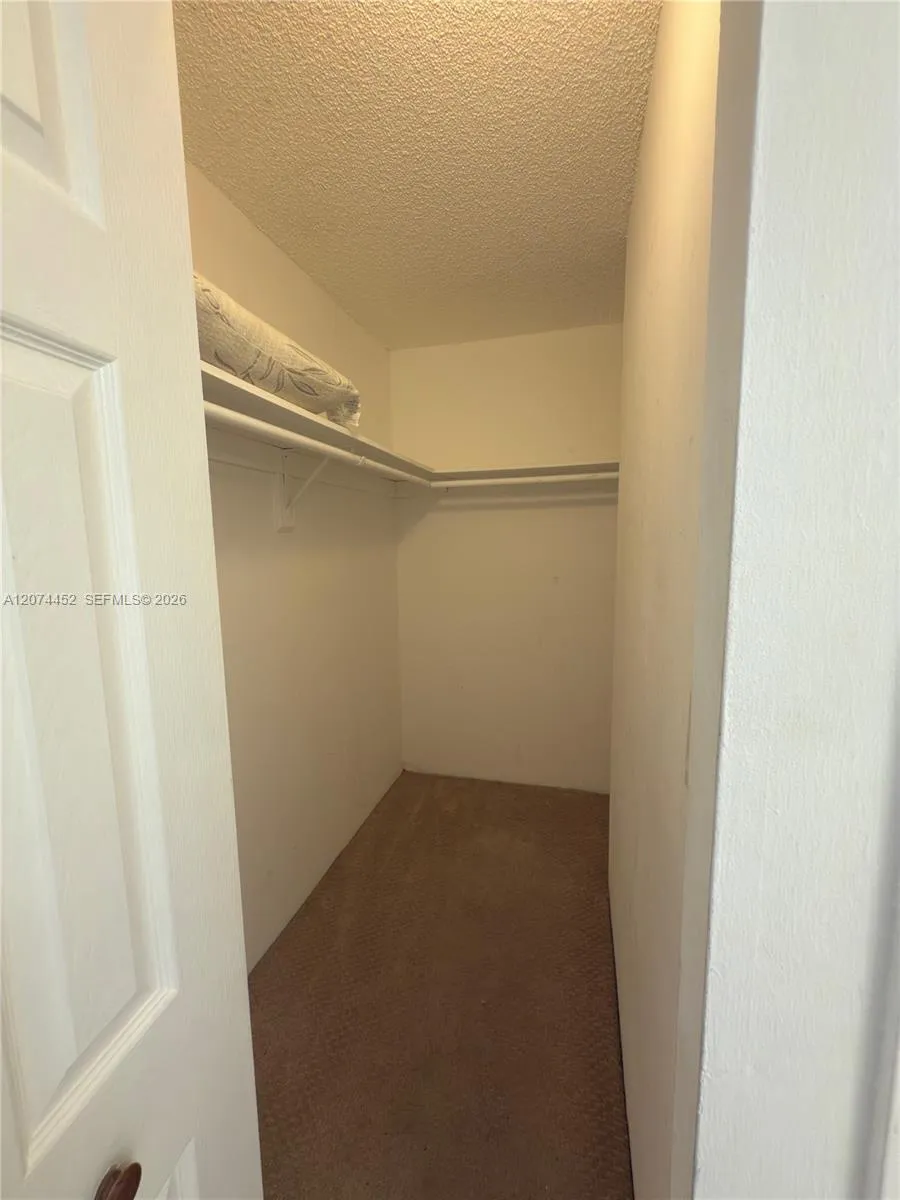 3675 Country Club Dr #109 Aventura, FL 33180