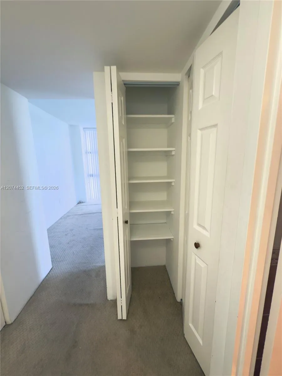 3675 Country Club Dr #109 Aventura, FL 33180