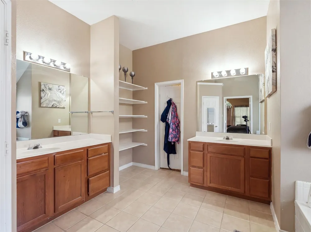 2159 Fair Weather Drive Lancaster, TX 75146