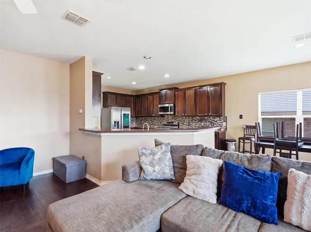 2159 Fair Weather Drive Lancaster, TX 75146
