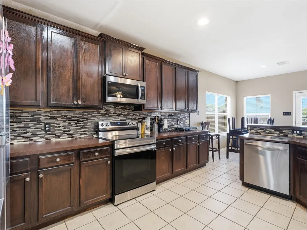 2159 Fair Weather Drive Lancaster, TX 75146